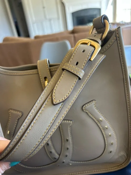 NWOT Dooney & Bourke Western Horseshoe Large Florentine Hobo Bag Taupe - Picture 3 of 11